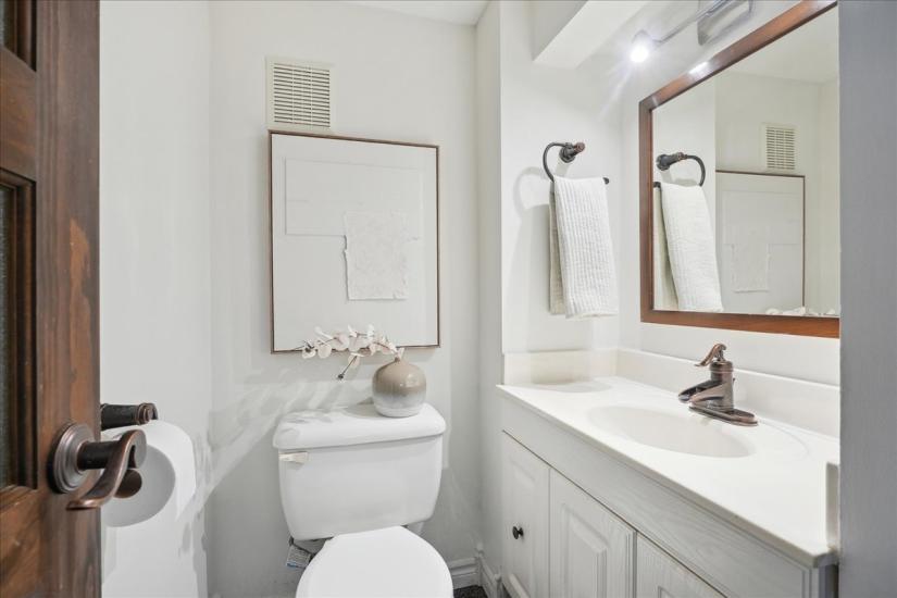 Property listing for #313-50 Main St., Dundas, ON