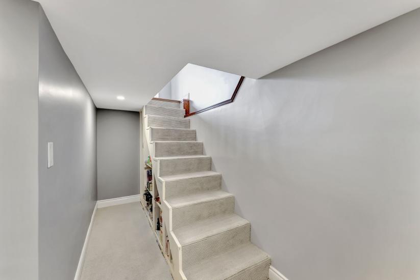 Property listing for 746 Roxborough Ave., Hamilton, ON