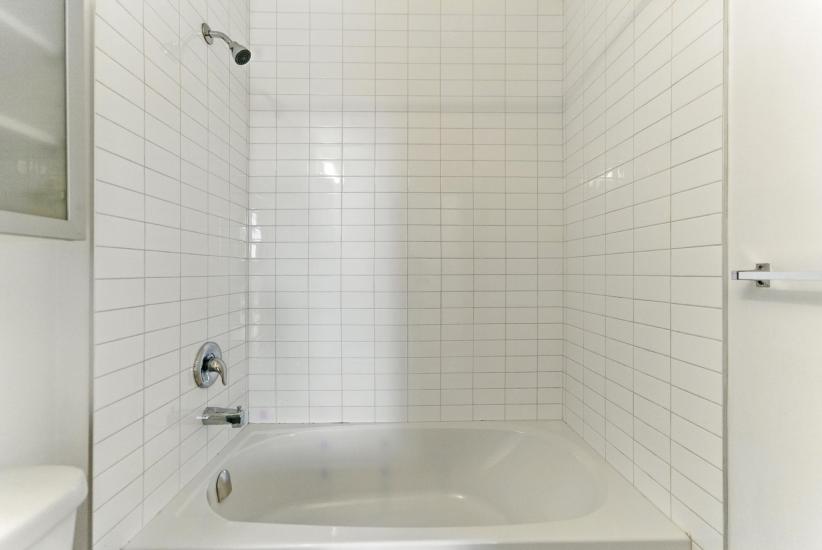 Property listing for 81 Robinson St. Unit #709, Hamilton, ON