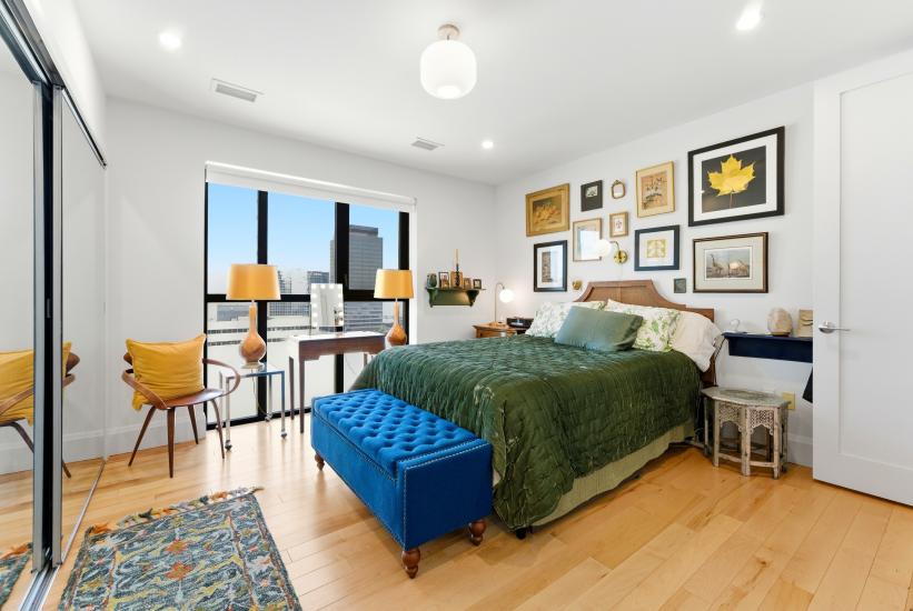 Property listing for #PH4-112 King St. E., Hamilton, ON