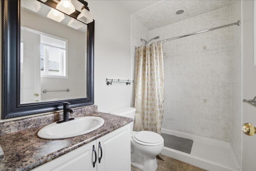 Property listing for 40 Whitwell Way, Binbrook, ON