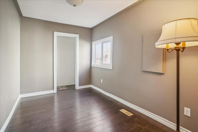 Property listing for 276 Ivon Ave., Hamilton, ON
