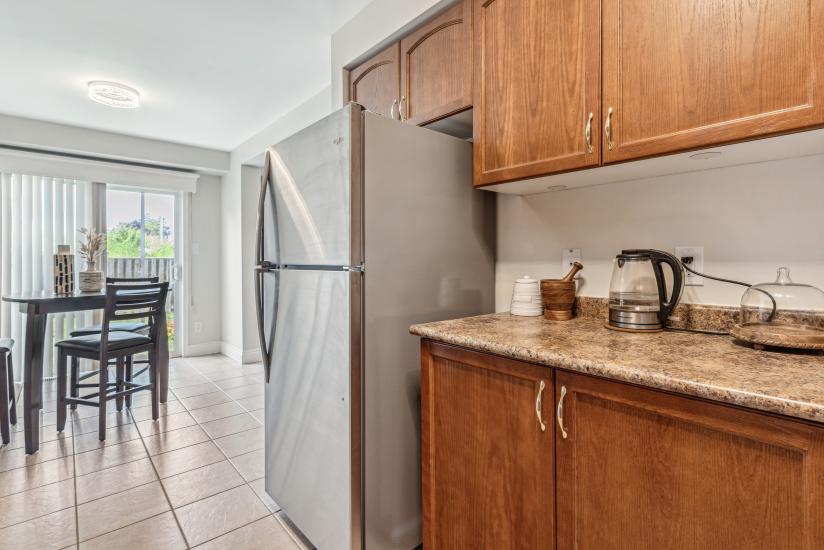 Property listing for 226 Dicenzo Dr., Hamilton, ON