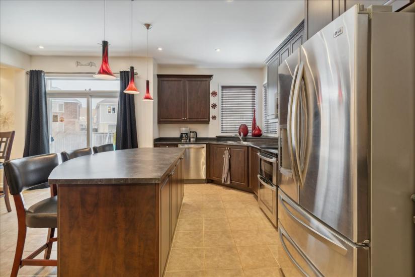 Property listing for 19 Deborah Crt., Hamilton, ON