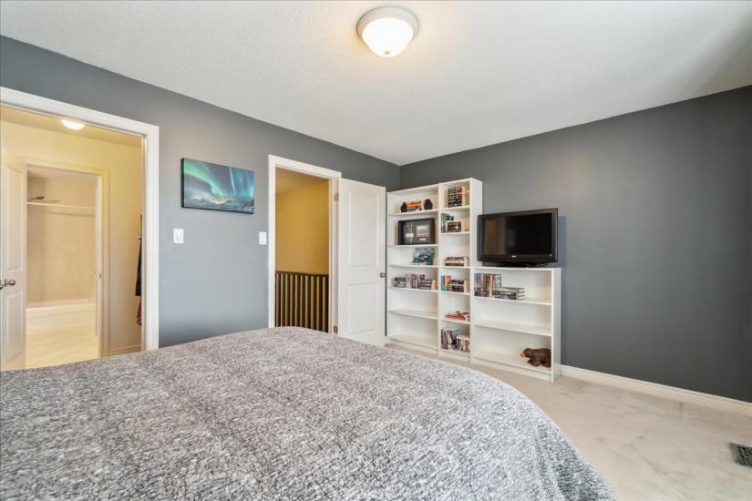 Property listing for #3-437 Highway 8, Stoney Creek, ON