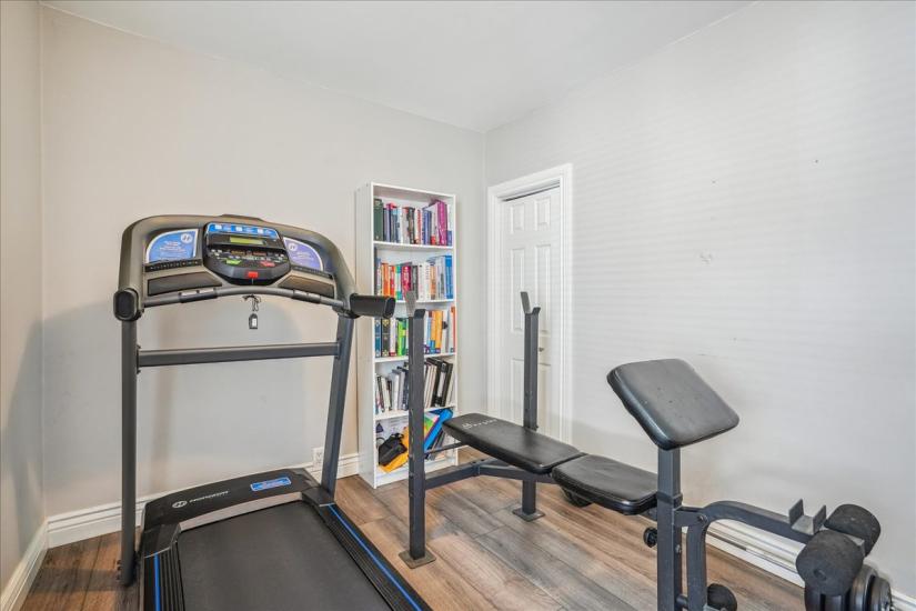 Property listing for 733 Dunn Ave., Hamilton, ON