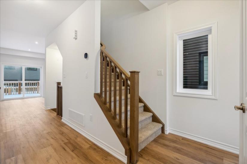 Property listing for 46 Capstone Lane, Hamilton, ON