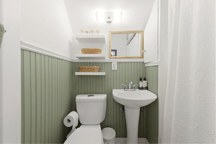 Property listing for 124 Campbell Ave., Hamilton, ON