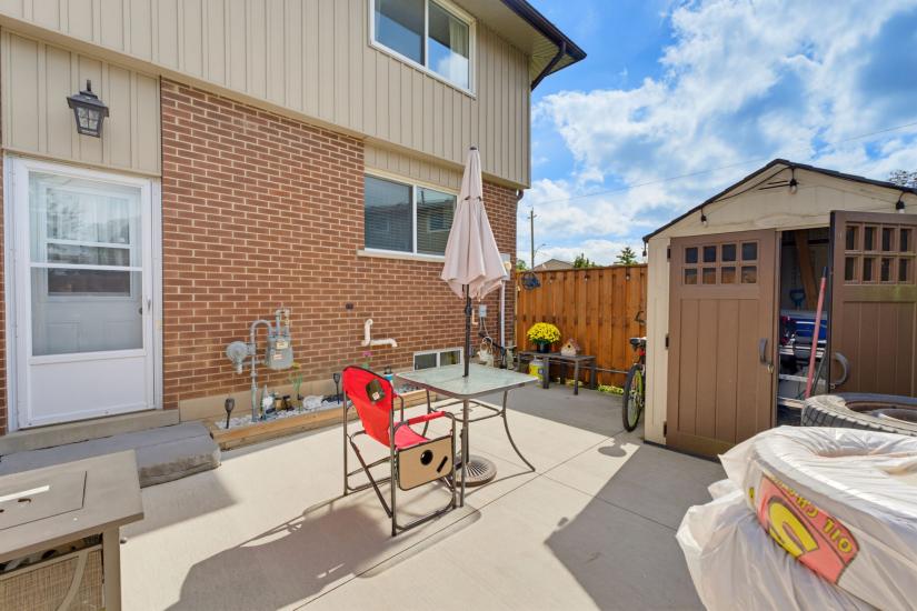 Property listing for 15 Seneca St. S., Cayuga, ON