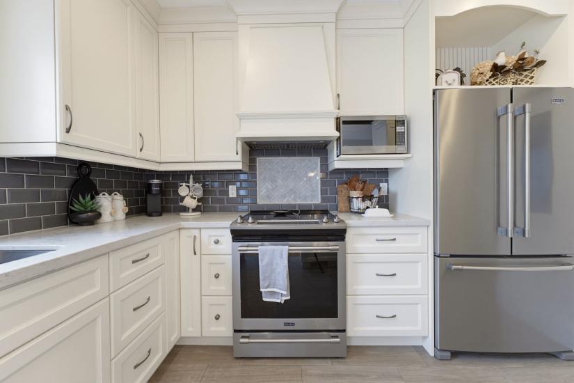 Property listing for 394 Charlton Ave. W., Hamilton, ON