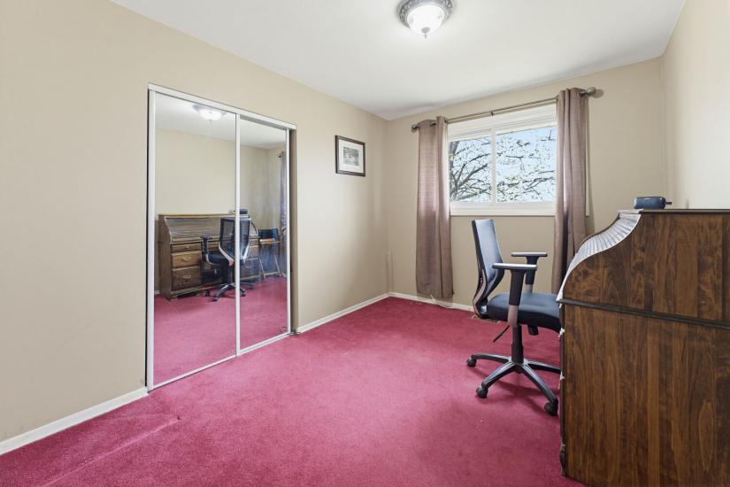 Property listing for 516 Mud St. E., Stoney Creek, ON