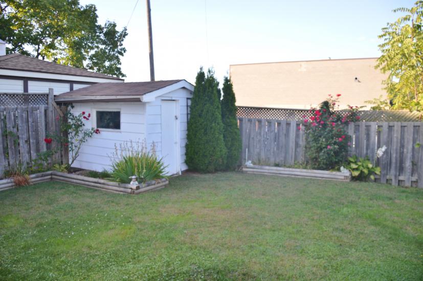 Property listing for 108 Mountain Ave. N., Stoney Creek, ON