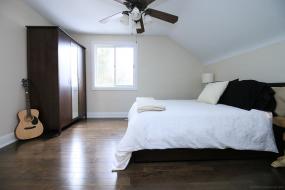 Property listing for 32 Wade Rd., Ancaster, ON