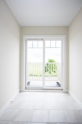 Property listing for 84 Dunrobin Lane, Grimsby, ON