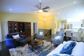 Property listing for 32 Toulon Ave., Ancaster, ON