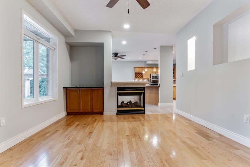 Property listing for 100 Davidson Blvd., Dundas, ON