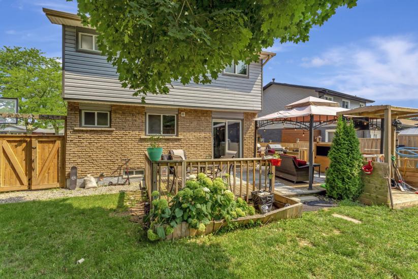 Property listing for 20 Bywood Cres., Stoney Creek, ON