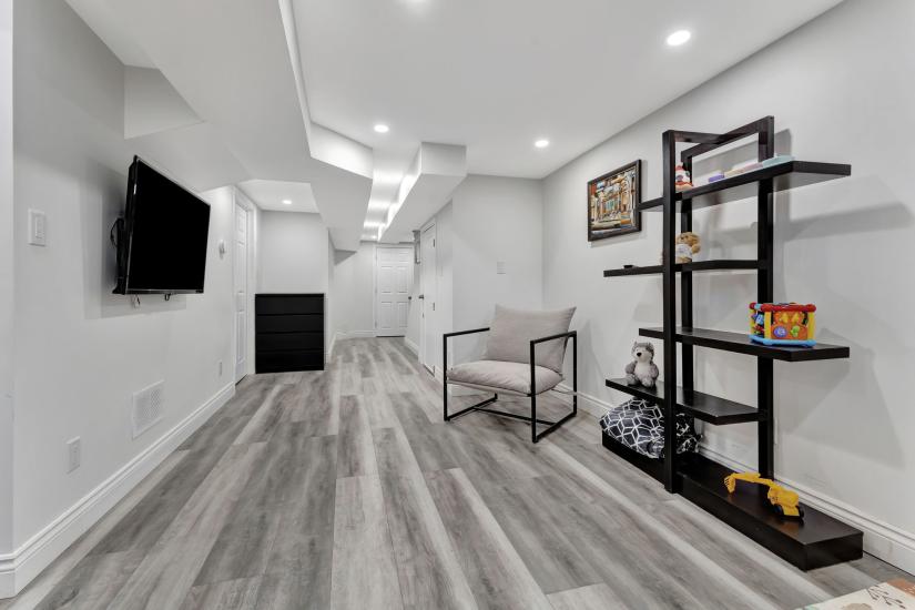 Property listing for #7-860 Rymal Rd. E., Hamilton, ON