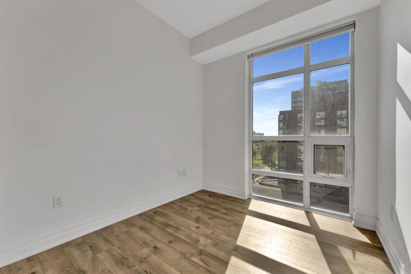 Property listing for #809-81 Robinson St., Hamilton, ON