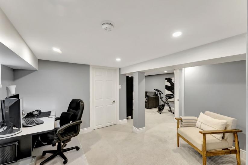 Property listing for 746 Roxborough Ave., Hamilton, ON