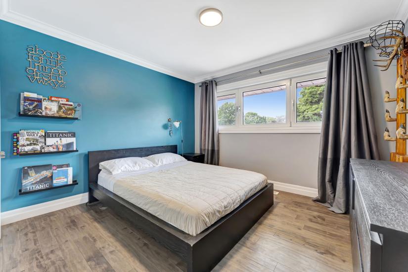 Property listing for 672 Hiawatha Blvd., Ancaster, ON