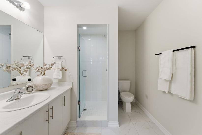 Property listing for 40 Zinfandel Dr. Unit #38, Stoney Creek, ON