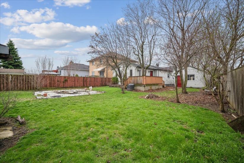 Property listing for 5 Herbert Crt., Stoney Creek, ON