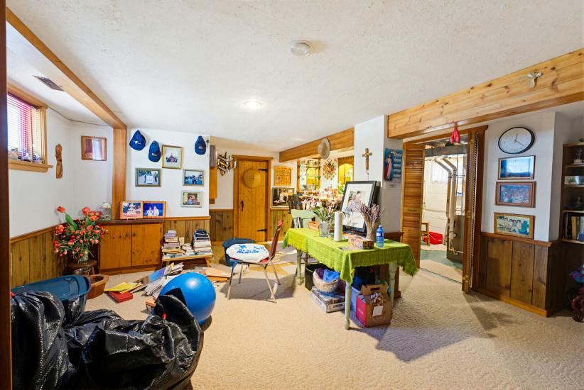 Property listing for 257 West 2nd St., Hamilton, ON