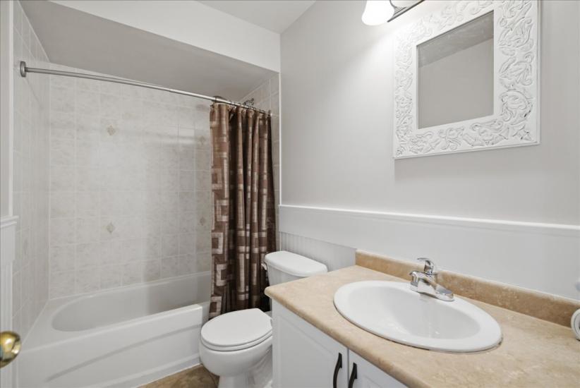 Property listing for 40 Whitwell Way, Binbrook, ON