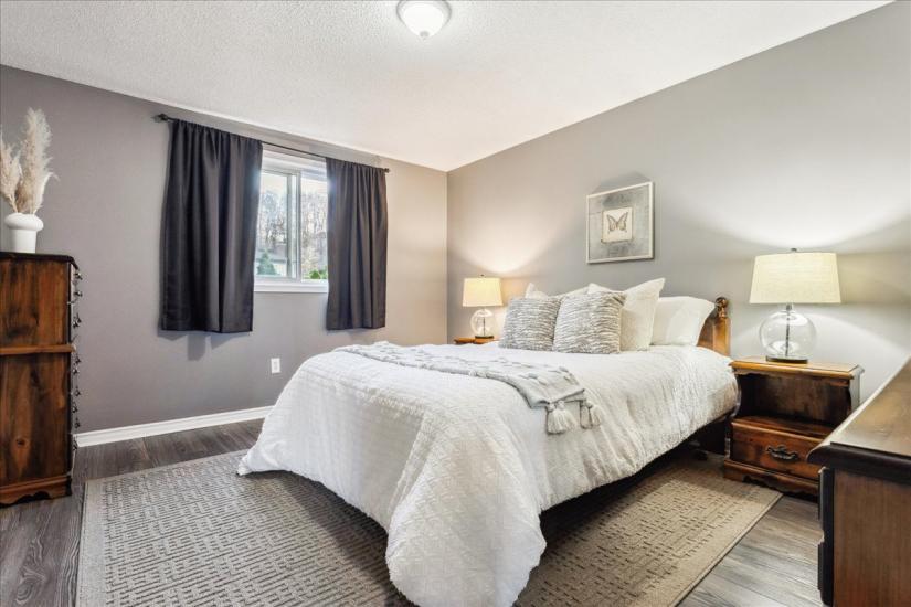 Property listing for 110 Glenashton Dr., Stoney Creek, ON