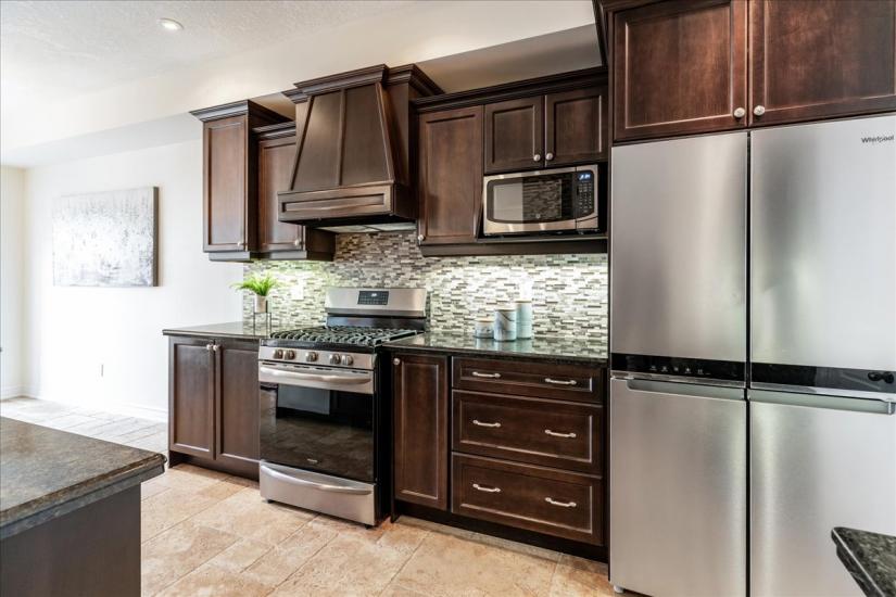Property listing for 36 Forest Valley Cres., Dundas, ON