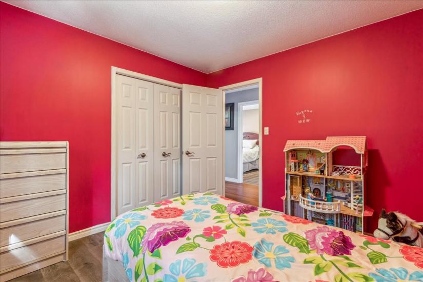 Property listing for 75 Claudette Gate, Hamilton, ON