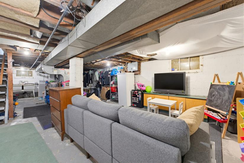 Property listing for 124 Campbell Ave., Hamilton, ON