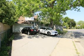 Property listing for 3 Tweedsmuir Ave., Dundas, ON