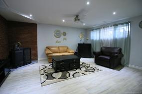 Property listing for 489 Cochrane Rd., Hamilton, ON