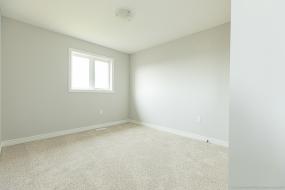 Property listing for 138 Dunrobin Lane, Grimsby, ON