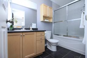 Property listing for #4-7 Sirente Dr., Hamilton, ON