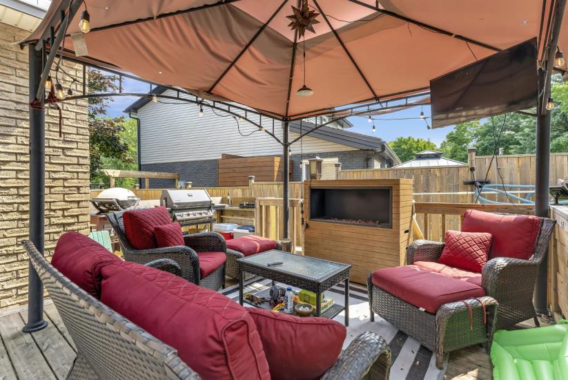 Property listing for 20 Bywood Cres., Stoney Creek, ON