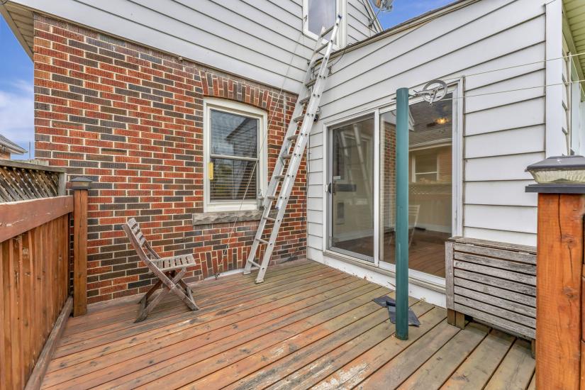 Property listing for 4 Park Row S., Hamilton, ON