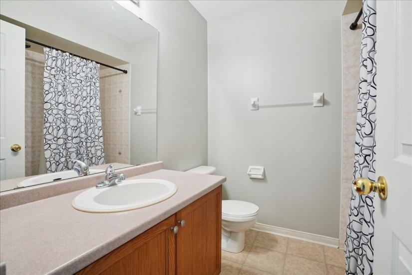 Property listing for 70 Moore Cres., Ancaster, ON