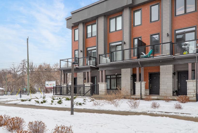 Property listing for #38-2 Willow St., Paris, ON