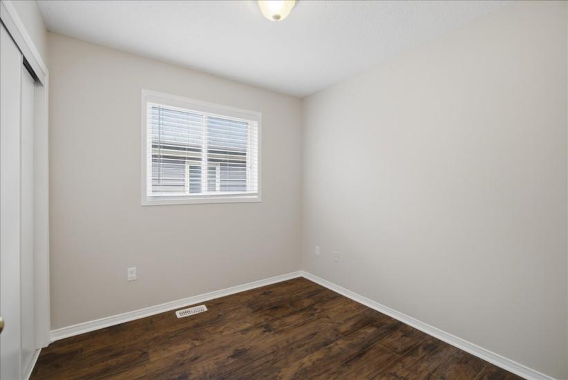 Property listing for 40 Whitwell Way, Binbrook, ON