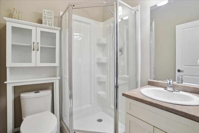 Property listing for 62 Gaddye Lane, Binbrook, ON