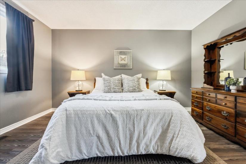 Property listing for 110 Glenashton Dr., Stoney Creek, ON