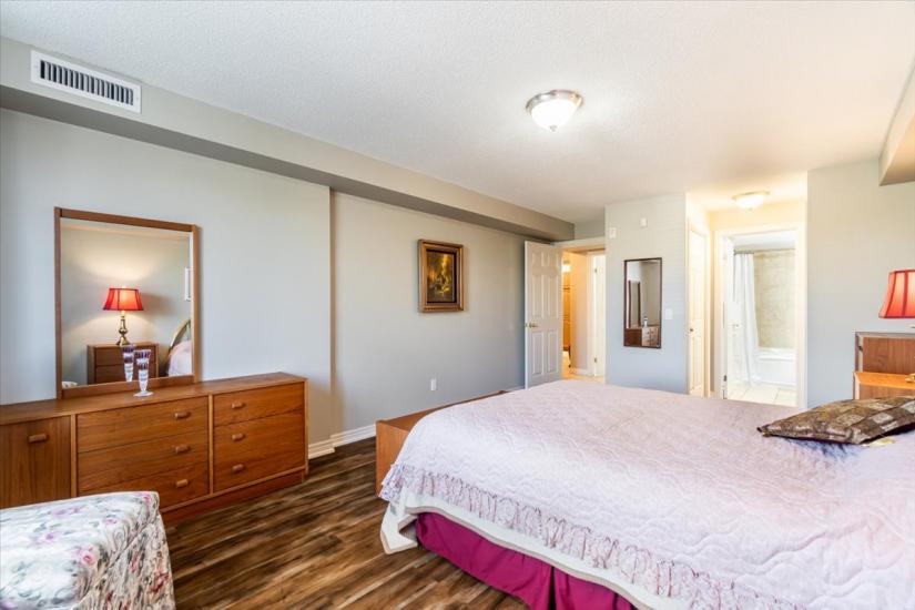 Property listing for #208-990 Golf Links Rd., Ancaster, ON