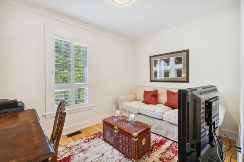 Property listing for 310 Locke St. S., Hamilton, ON