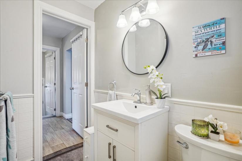 Property listing for 733 Dunn Ave., Hamilton, ON