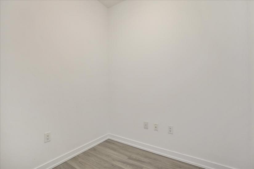 Property listing for #115-5055 Greenlane Rd., Beamsville, ON