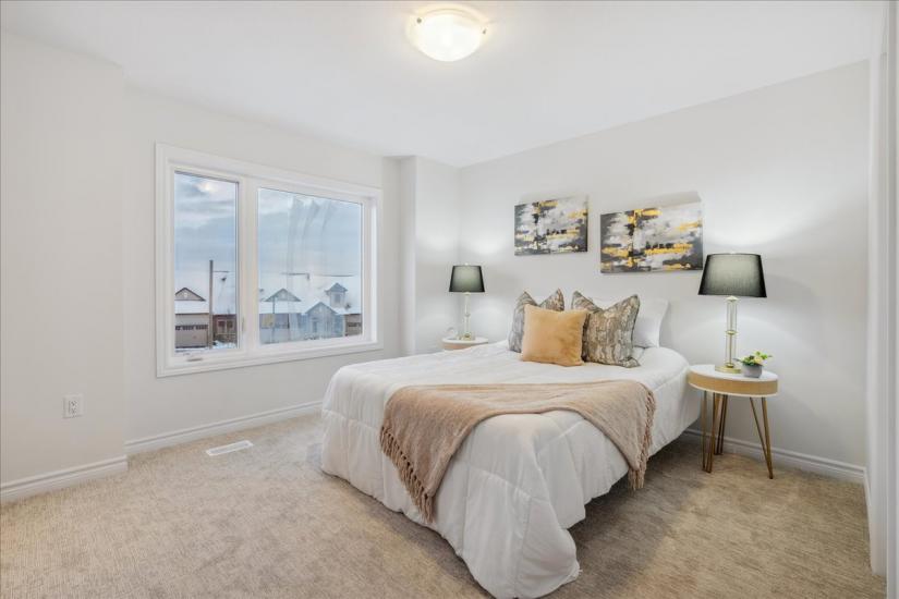 Property listing for 46 Capstone Lane, Hamilton, ON