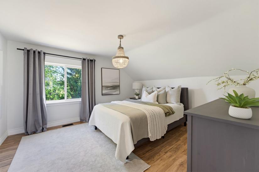 Property listing for 206 Craigroyston Rd., Hamilton, ON